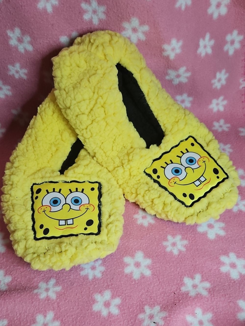 Mens Size 12-14 Yellow Sponge Character One-Piece Slippers
